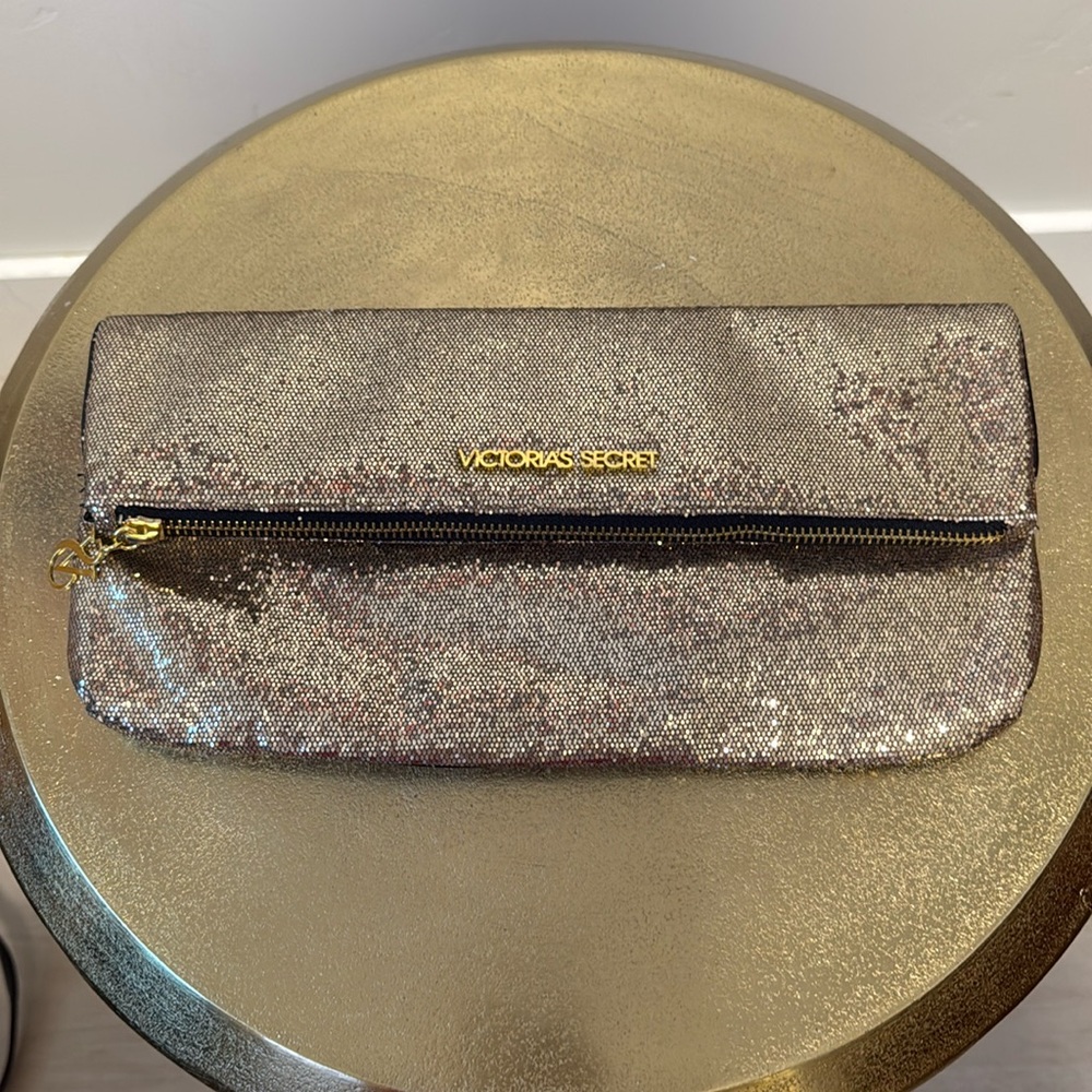 ✨Victoria’s Secret Gold Pouch✨